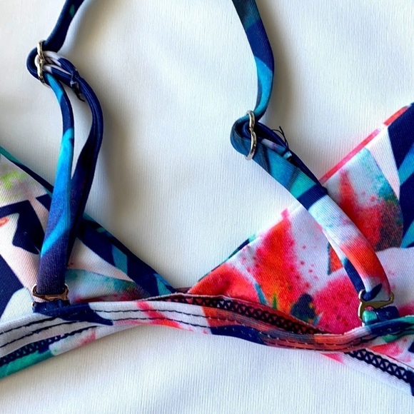 CUPSHE Tropical Floral Two Piece Bikini - Picture 4 of 8